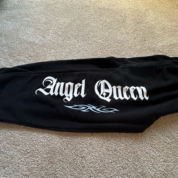 sweatpants - Picture 2 of 2